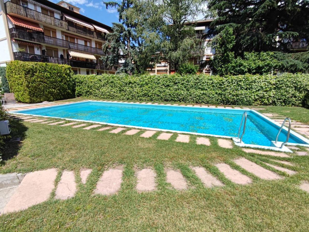 Corn Under: Eigentumswohnung Mit Aussenpool Merano Luaran gambar