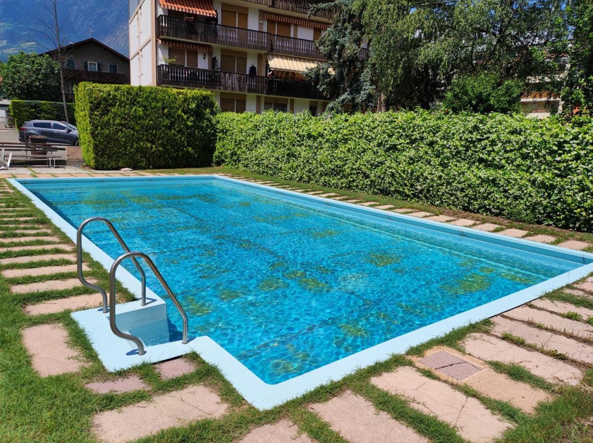 Corn Under: Eigentumswohnung Mit Aussenpool Merano Luaran gambar